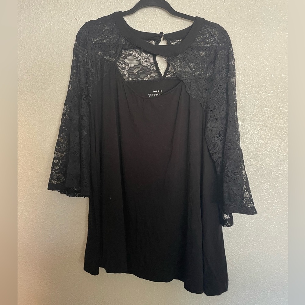Black lace bell sleeves torrid blouse